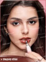 لیپ گلاس براق حجم دهنده شیگلم طرح آمپول مدل sepia kiss - تصویر 2